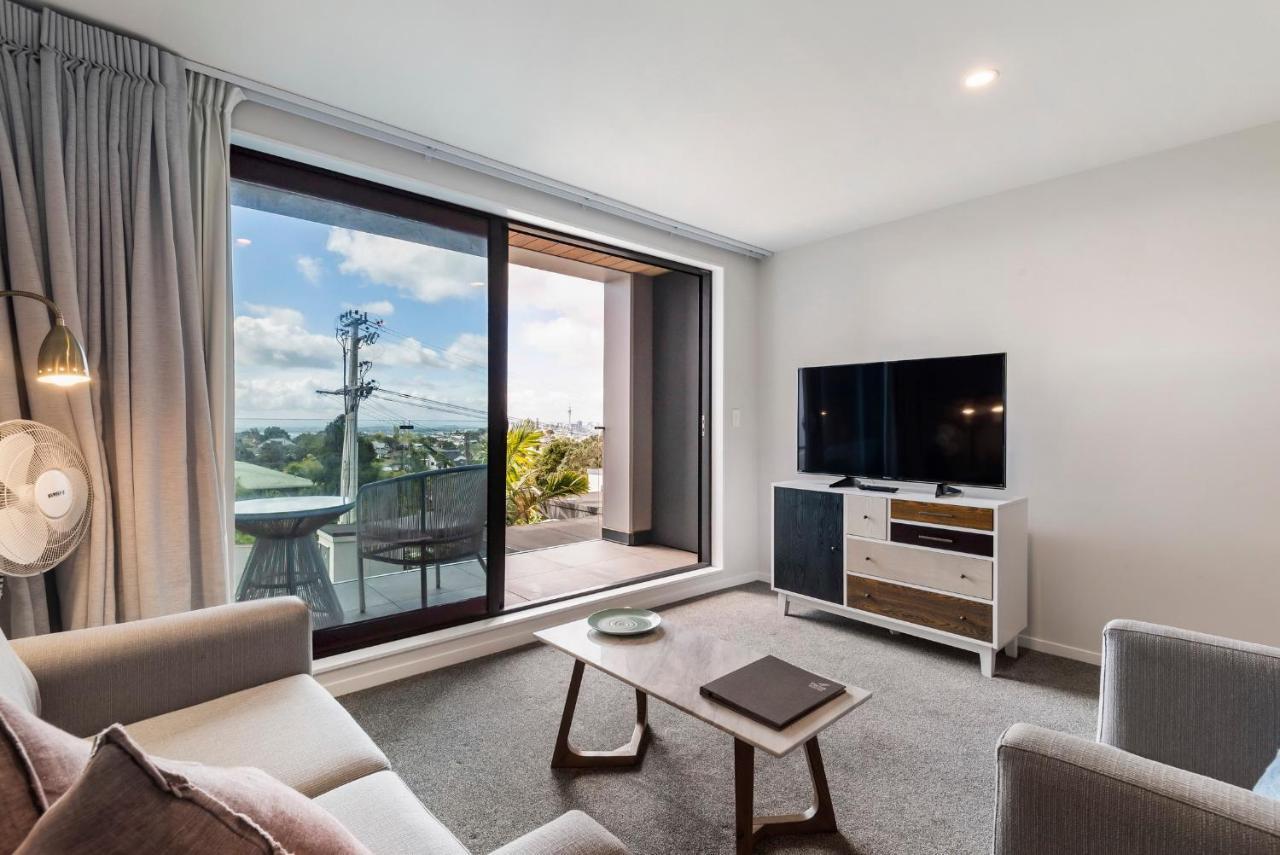 Fernz Motel & Apartments Birkenhead Auckland Exterior photo Living room