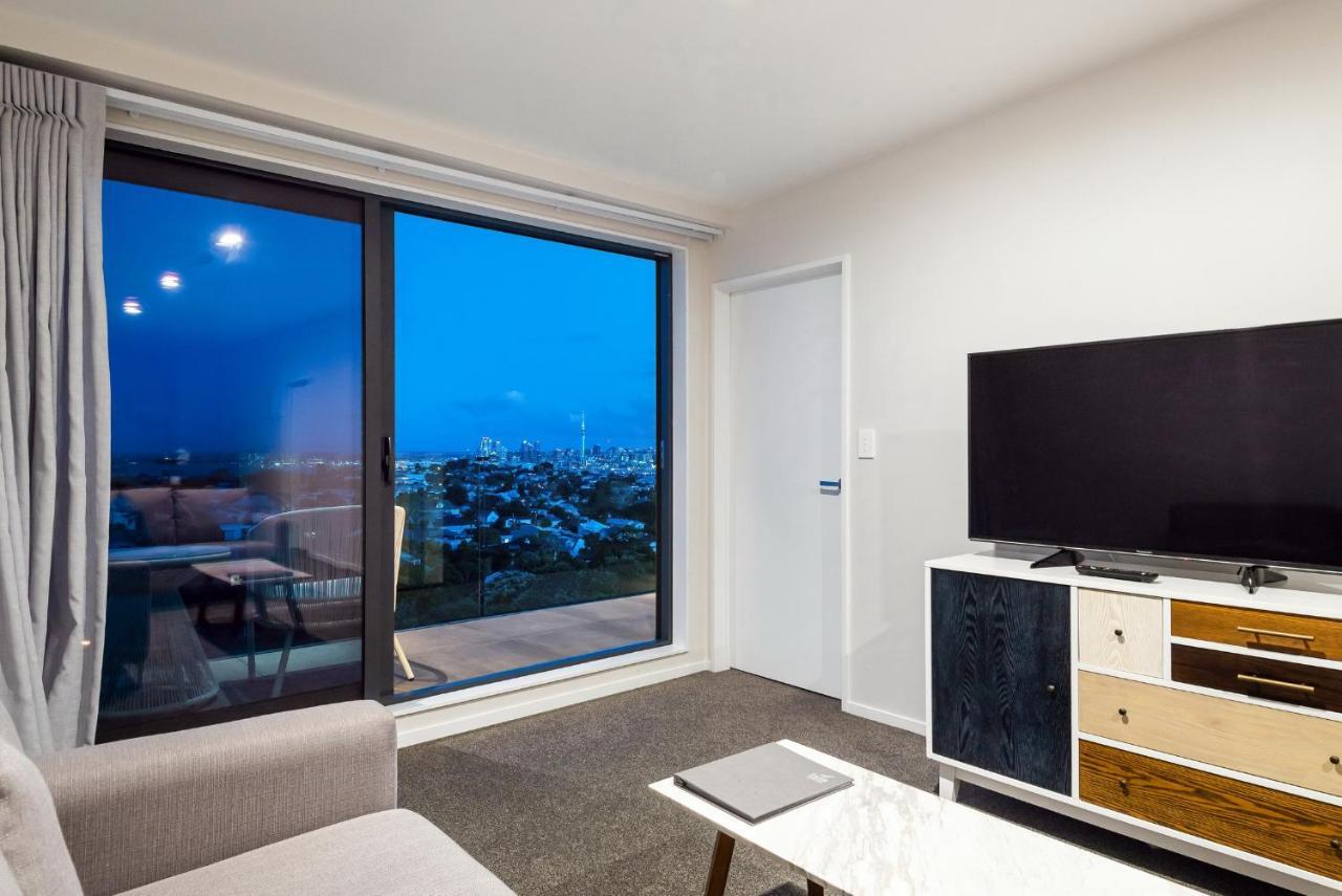 Fernz Motel & Apartments Birkenhead Auckland Exterior photo Living room
