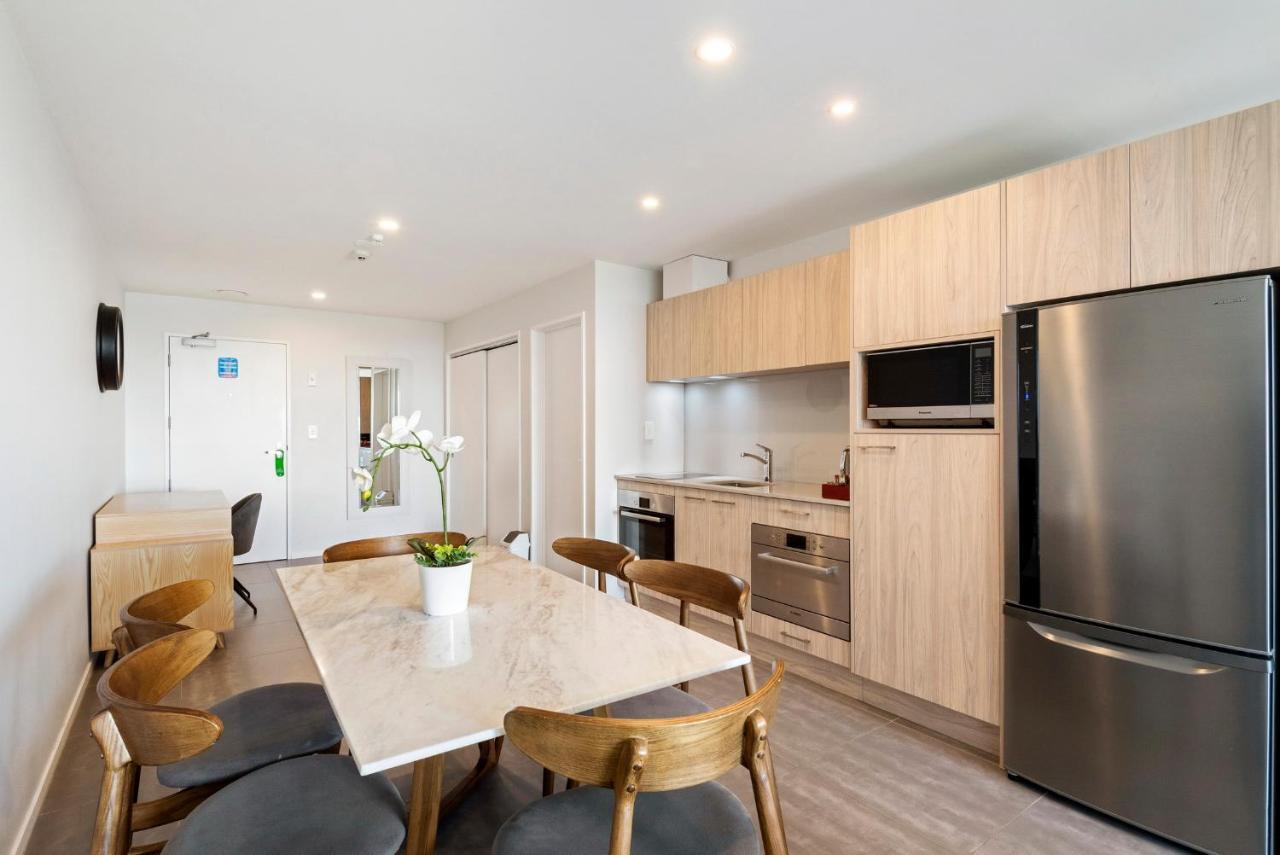 Fernz Motel & Apartments Birkenhead Auckland Exterior photo A typical apartment kitchen