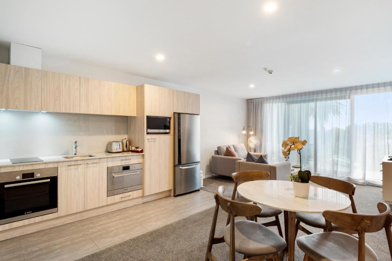 Fernz Motel & Apartments Birkenhead Auckland Exterior photo A typical apartment interior