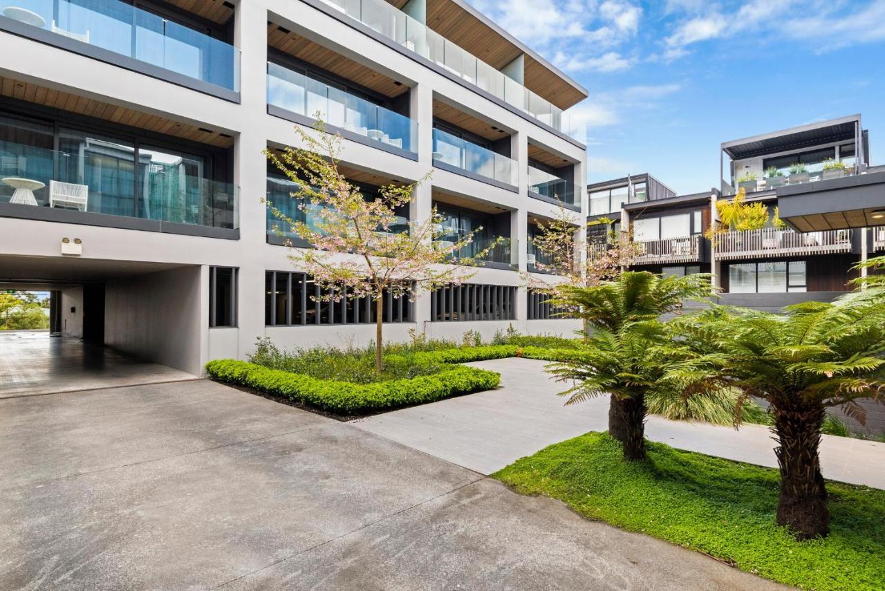 Fernz Motel & Apartments Birkenhead Auckland Exterior photo Residential complex in Japan