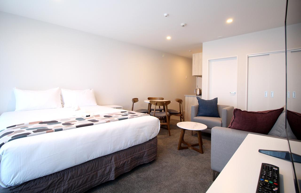 Fernz Motel & Apartments Birkenhead Auckland Exterior photo A typical studio apartment